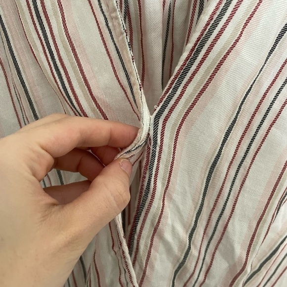 Max Studio Sleeveless Stripe White Base Blouse Stitch Neckline Closure Medium - Picture 5 of 5